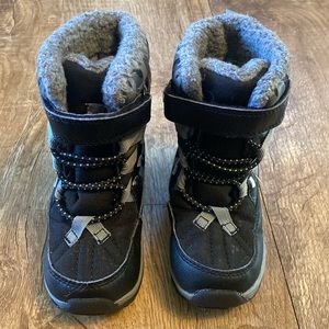carters snow boots size 7